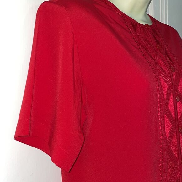 Vtg 80s Yves St Clair Petites red polyester blouse with embroidered front - Picture 5 of 8